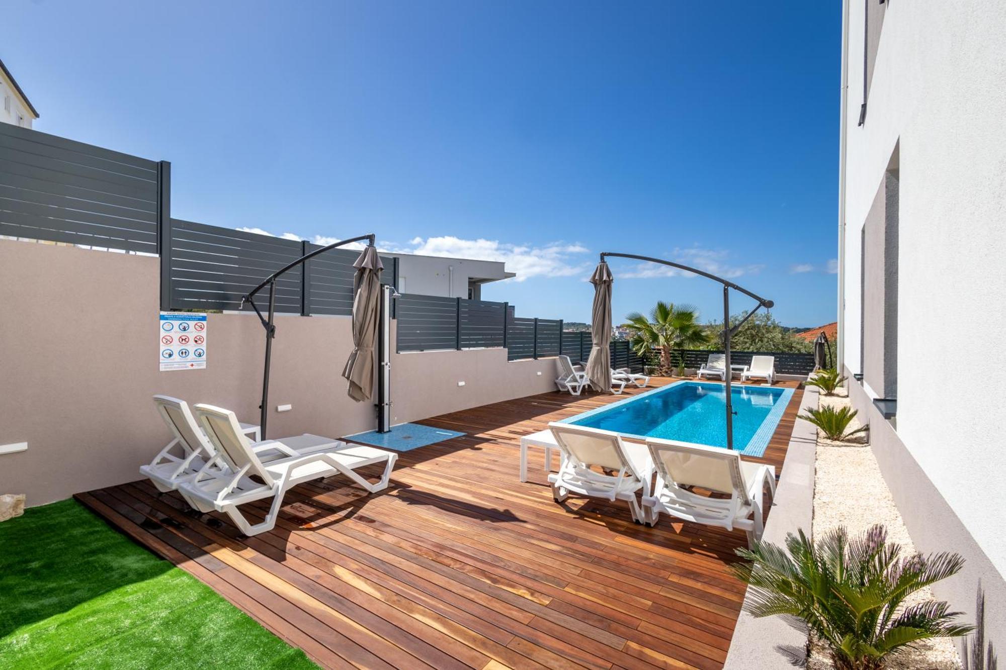 Adriatic Garden Apartments Okrug Gornji Exterior photo
